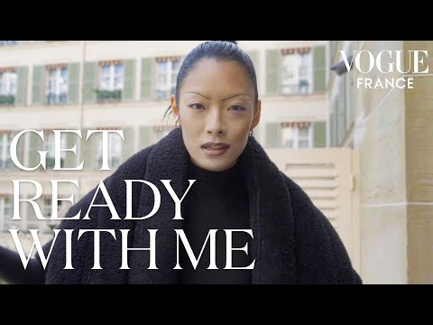 Rina Sawayama se prépare pour la Paris Fashion Week,