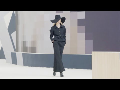 Chanel | Haute Couture Fall Winter 2022/2023 | Full