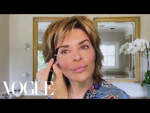 Lisa Rinna’s Guide to Ageless Skin and Her Signature