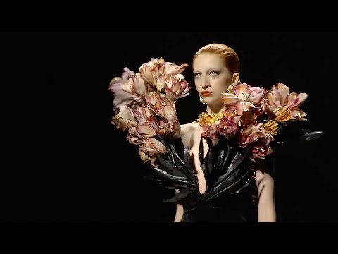 Schiaparelli | Haute Couture Fall Winter 2022/2023 | Full